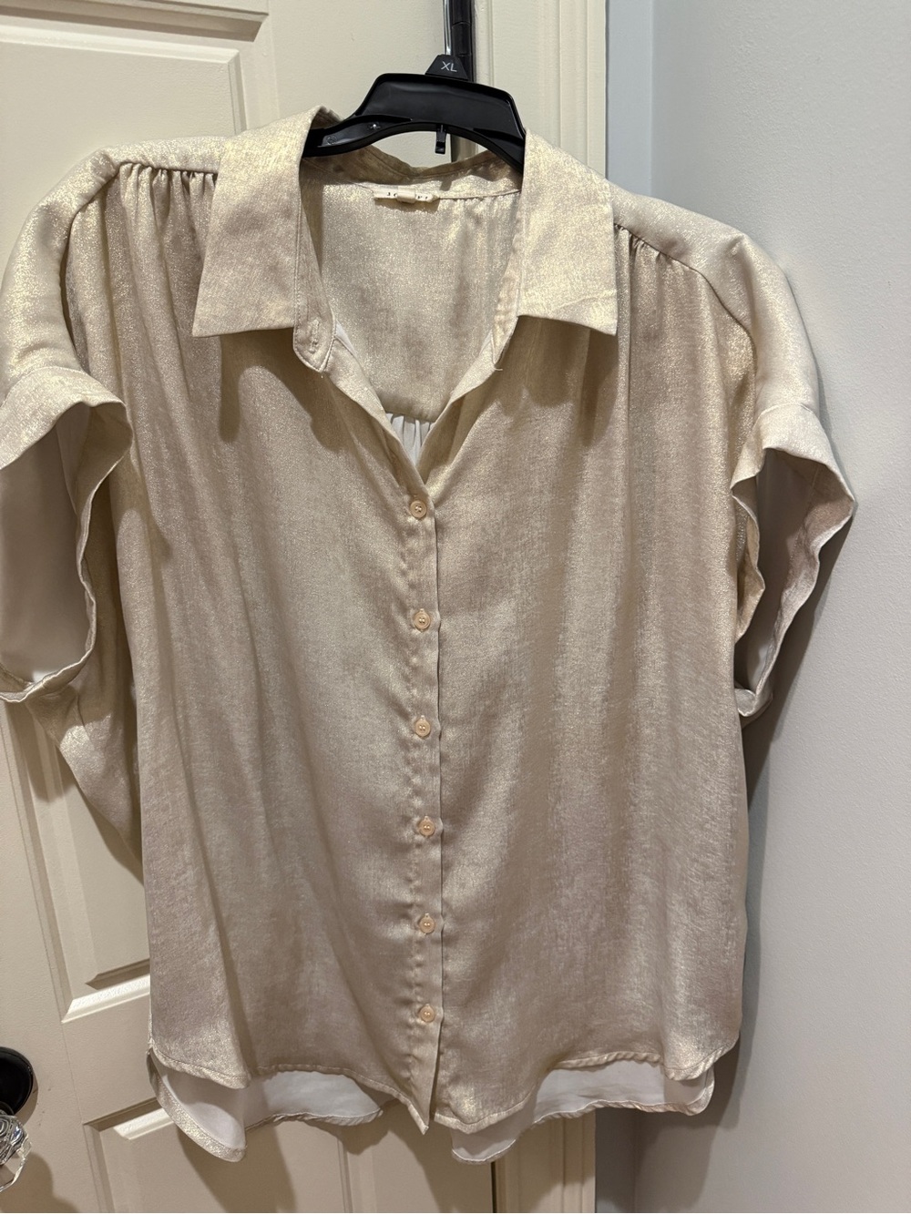 JODIFL Button-Down Short Sleeve metallic gold blouse